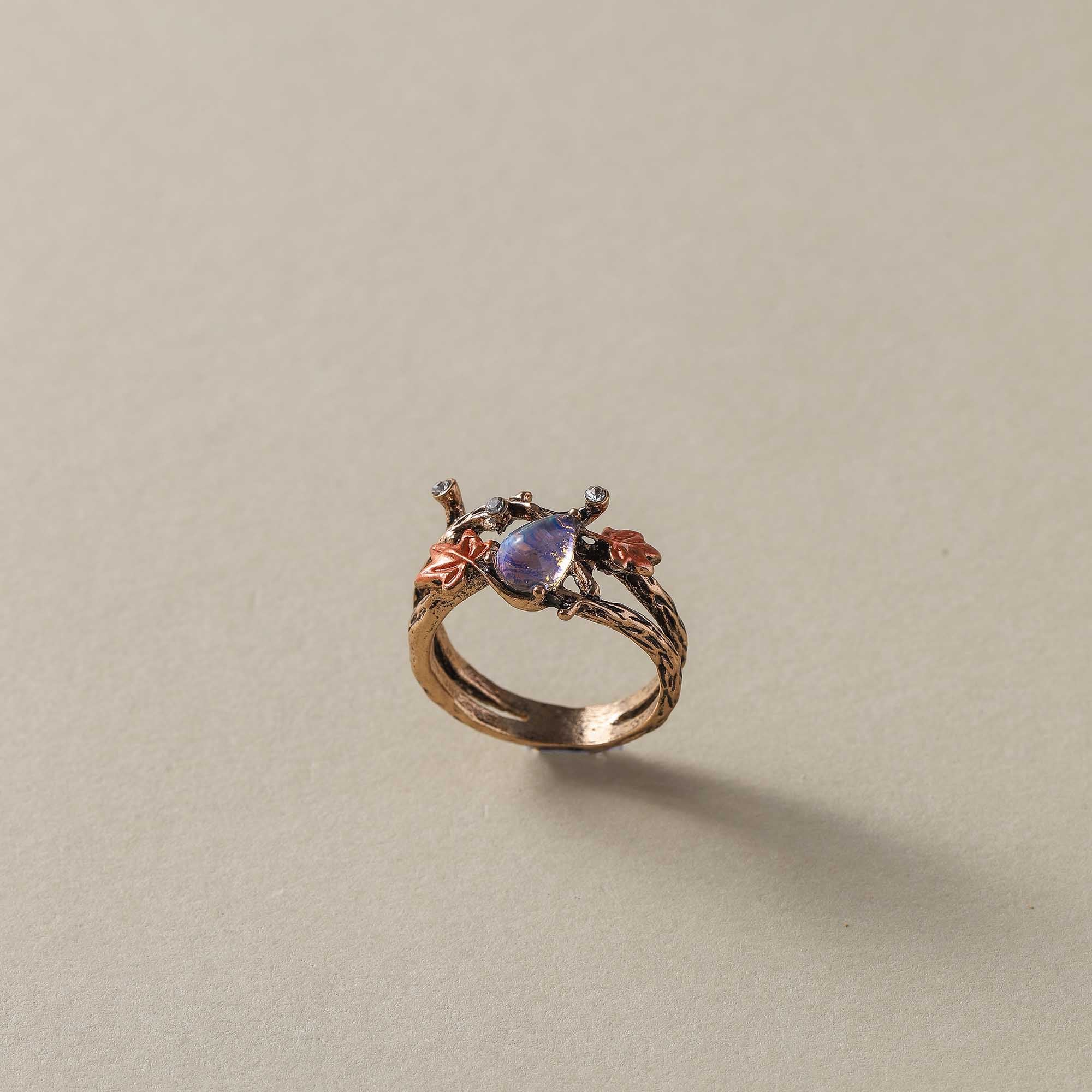 Shadow Whisper– Moonstone Ring