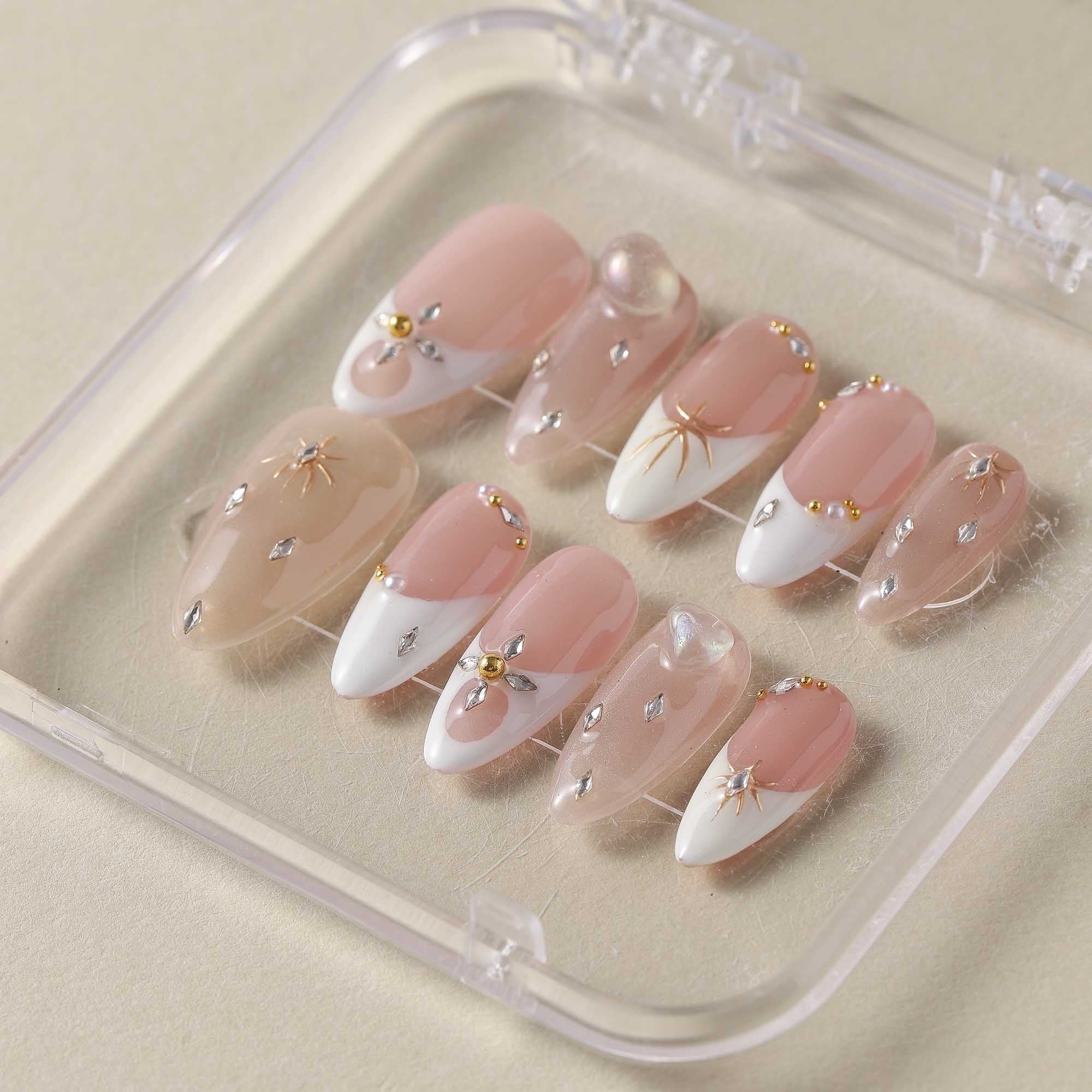 Moonlight Essence – Totem Wearable Nail Art