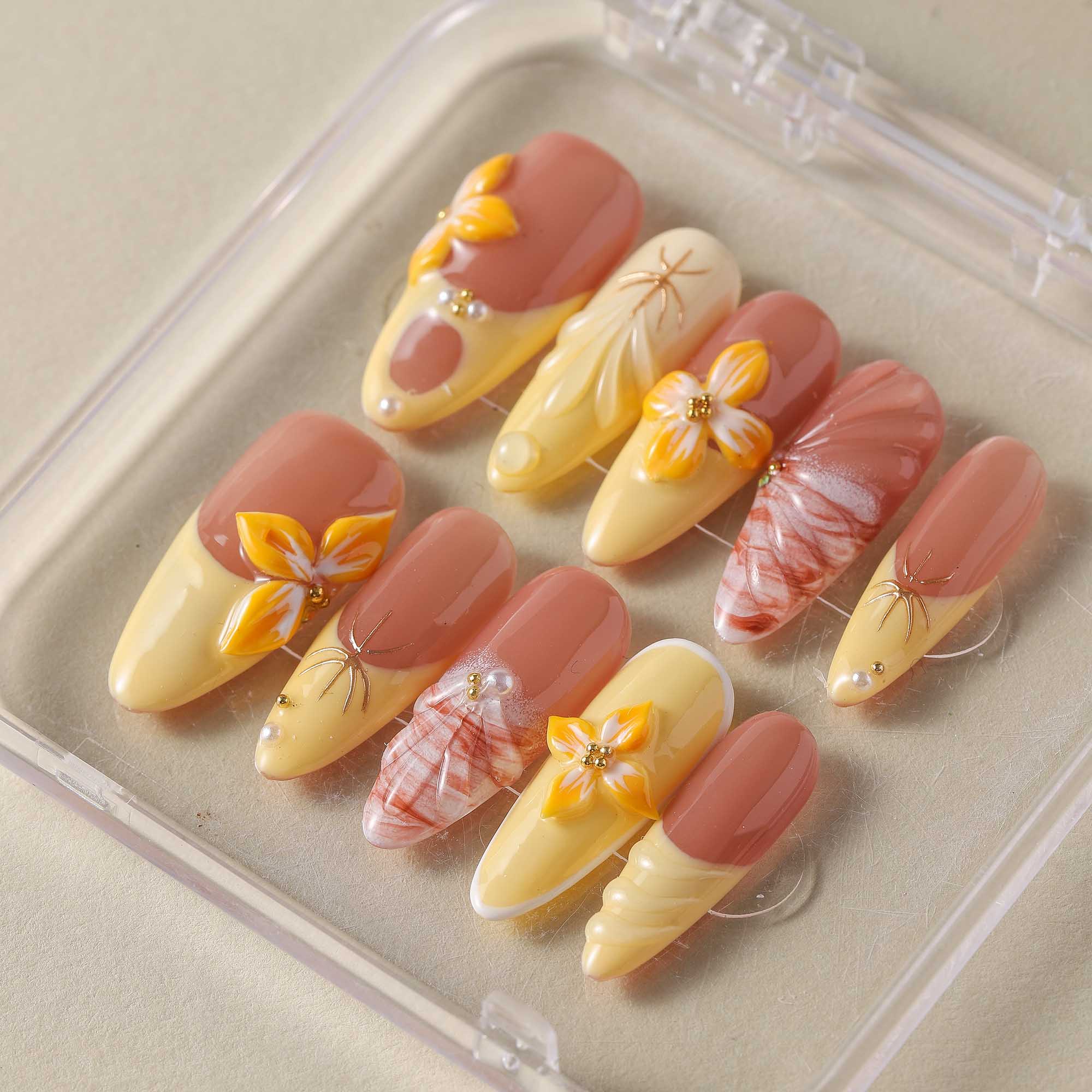 Golden Essence – Totem Wearable Nail Art