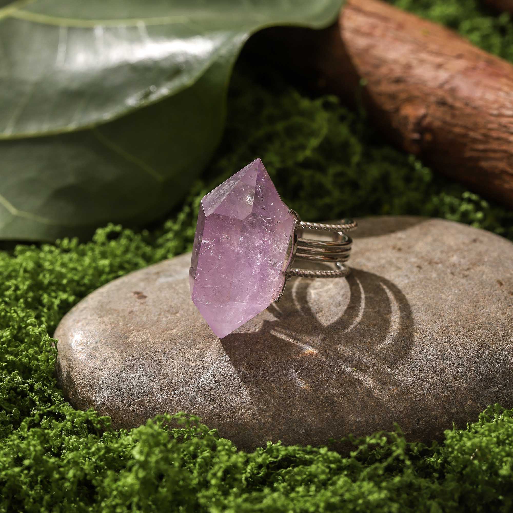 Twilight Horizon – Amethyst Point Ring