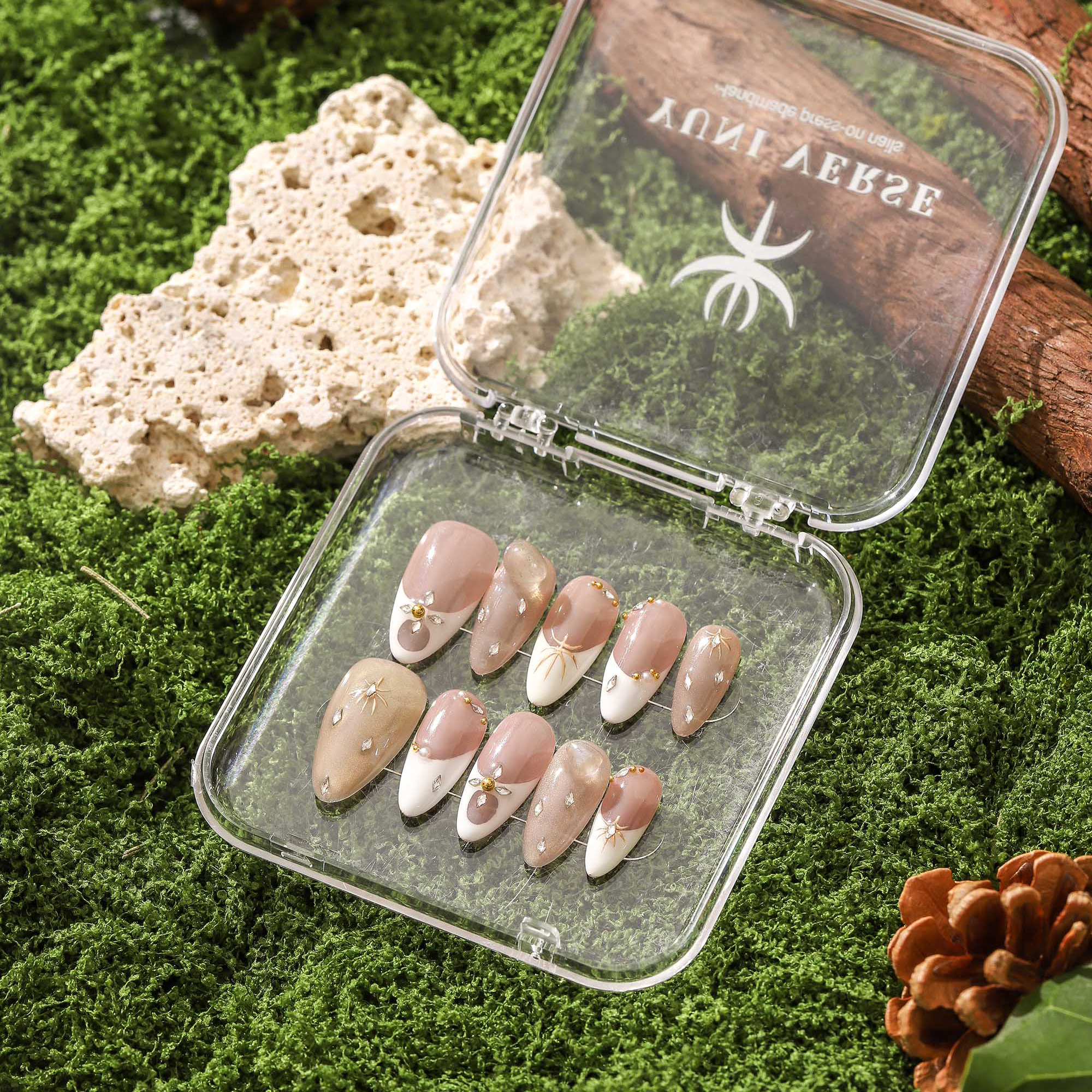 Moonlight Essence – Totem Wearable Nail Art