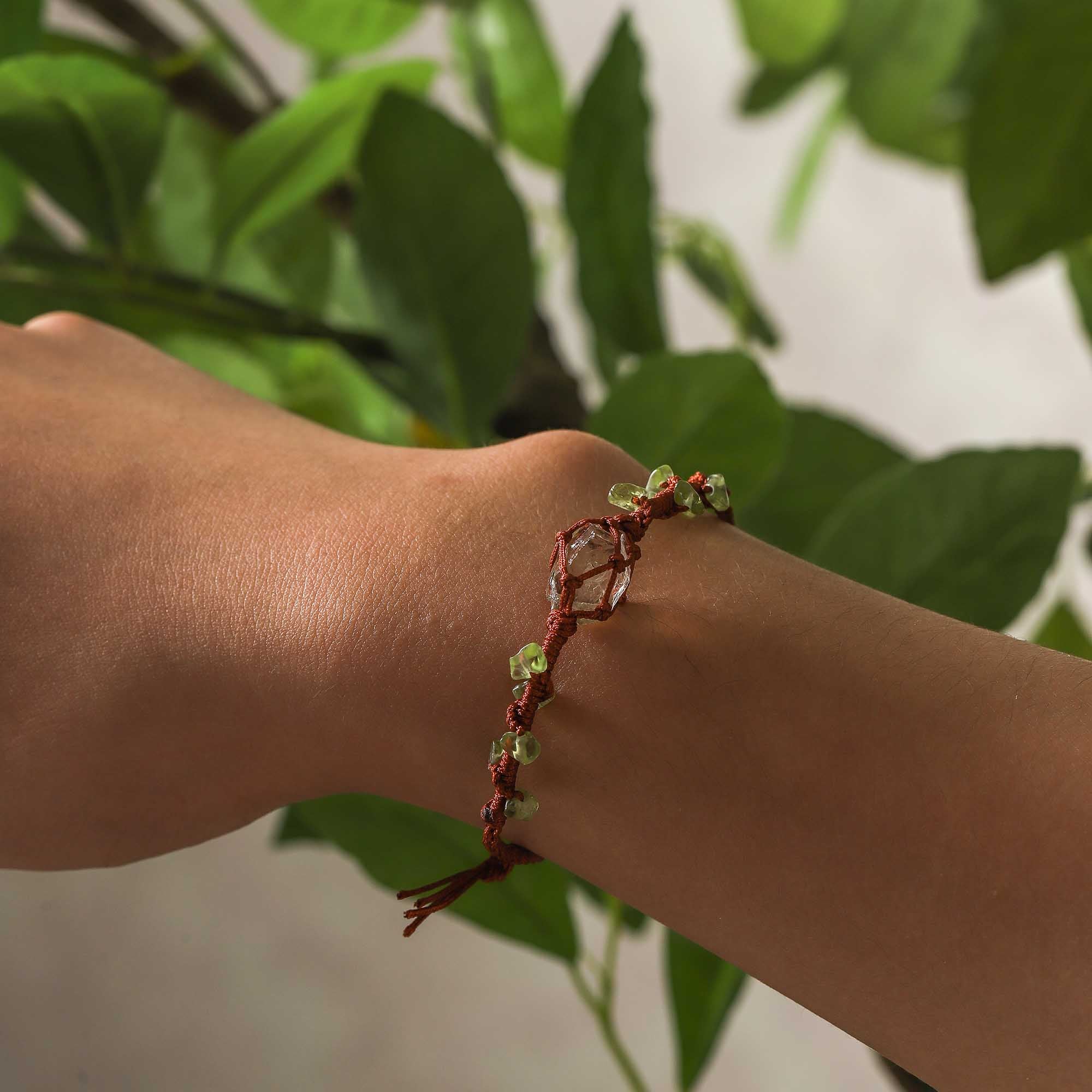 Forest Glow – Smoky Quartz & Peridot Woven Bracelet