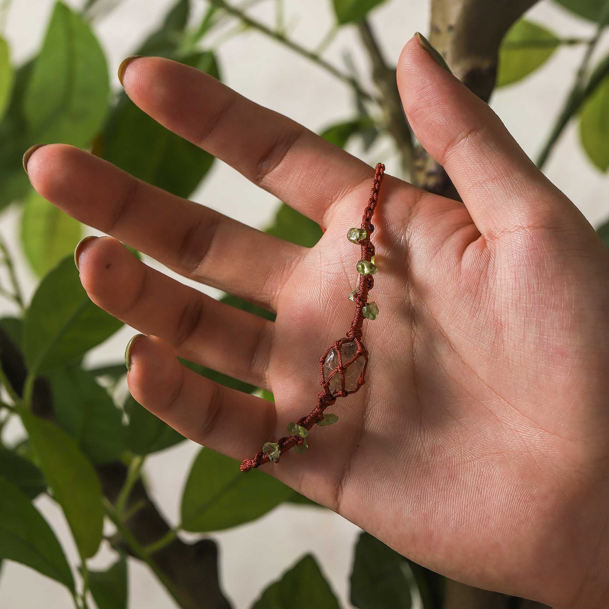 Forest Glow – Smoky Quartz & Peridot Woven Bracelet