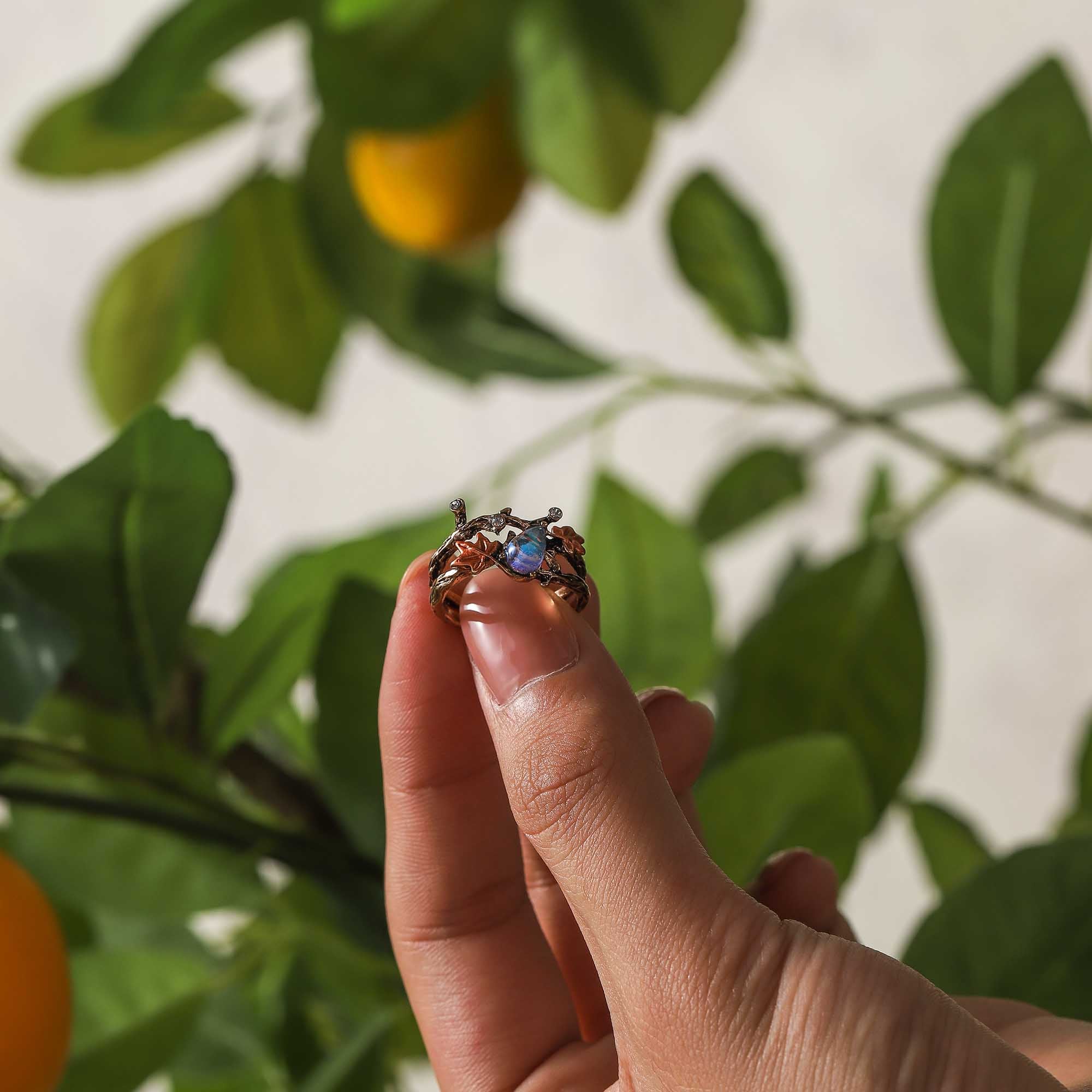Shadow Whisper– Moonstone Ring