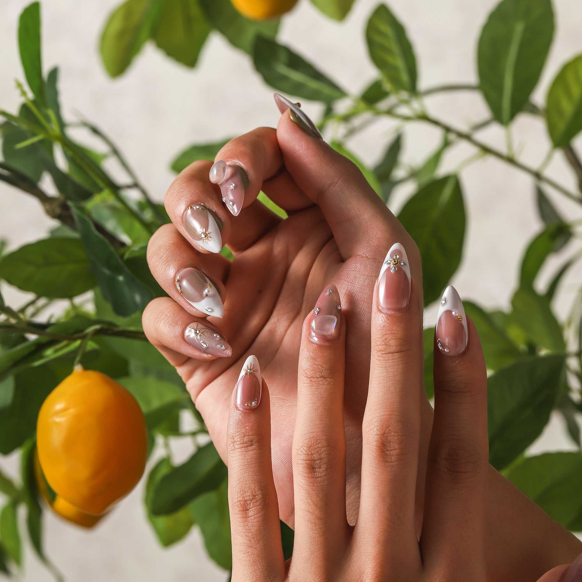 Moonlight Essence – Totem Wearable Nail Art